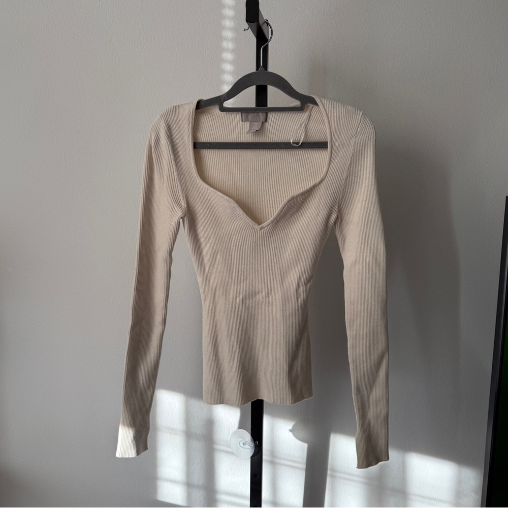H&M Women's Cream Nude Sweater Size XS - Picture 2 of 4